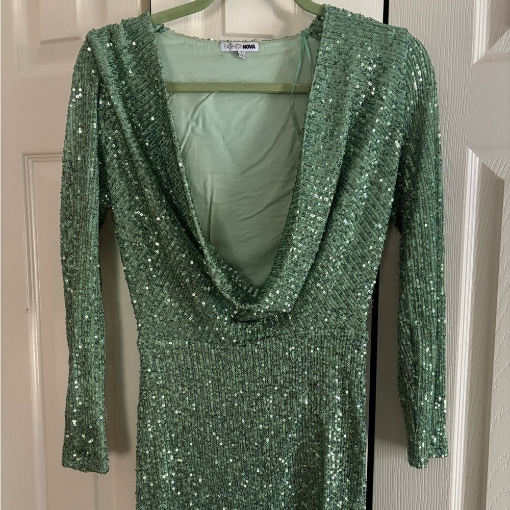 Sparkle emerald dress (size small)